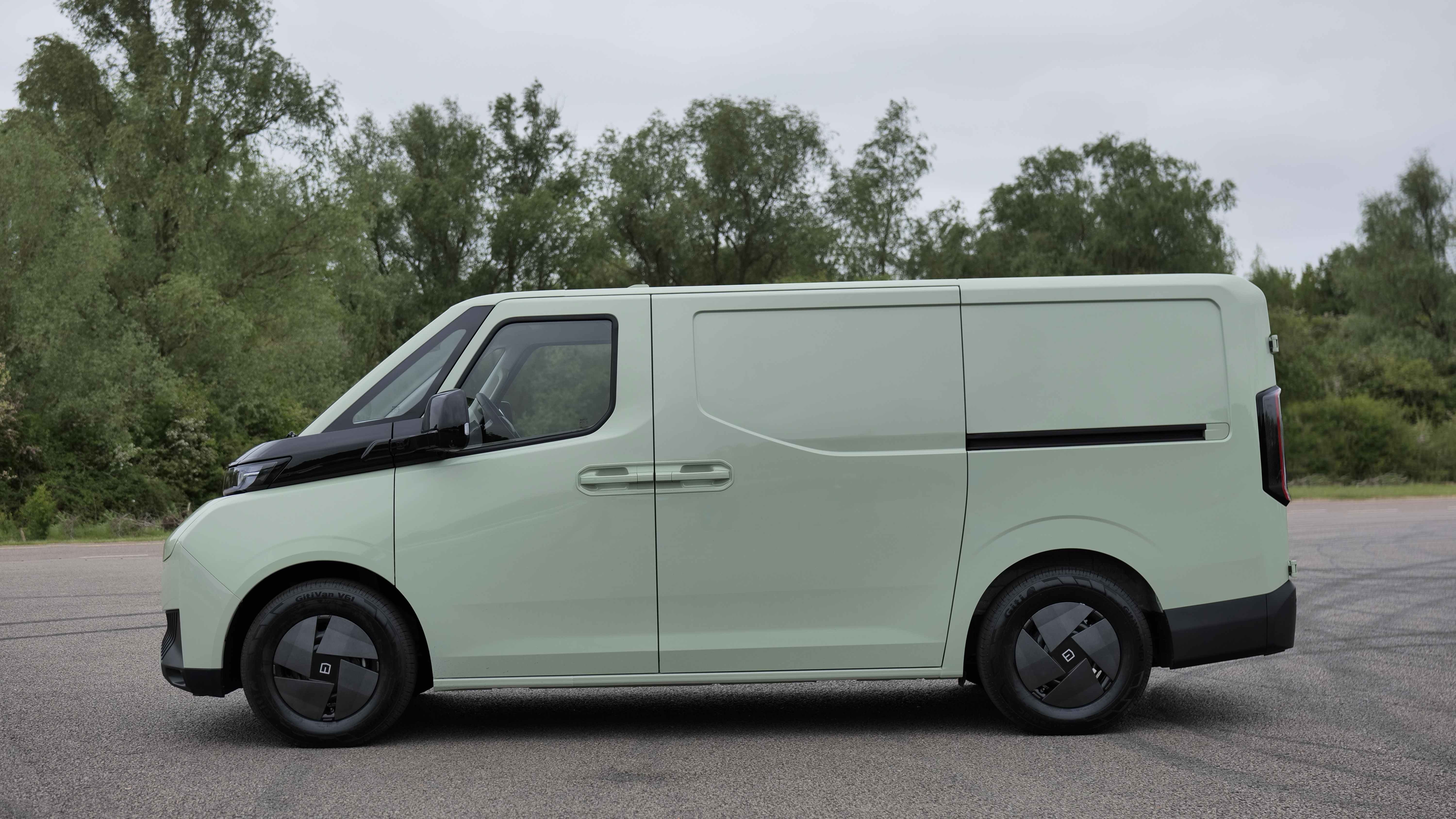 FARIZON SUPERVAN L1 ELECTRIC 170kW 67kWh Core H1 Van Auto
